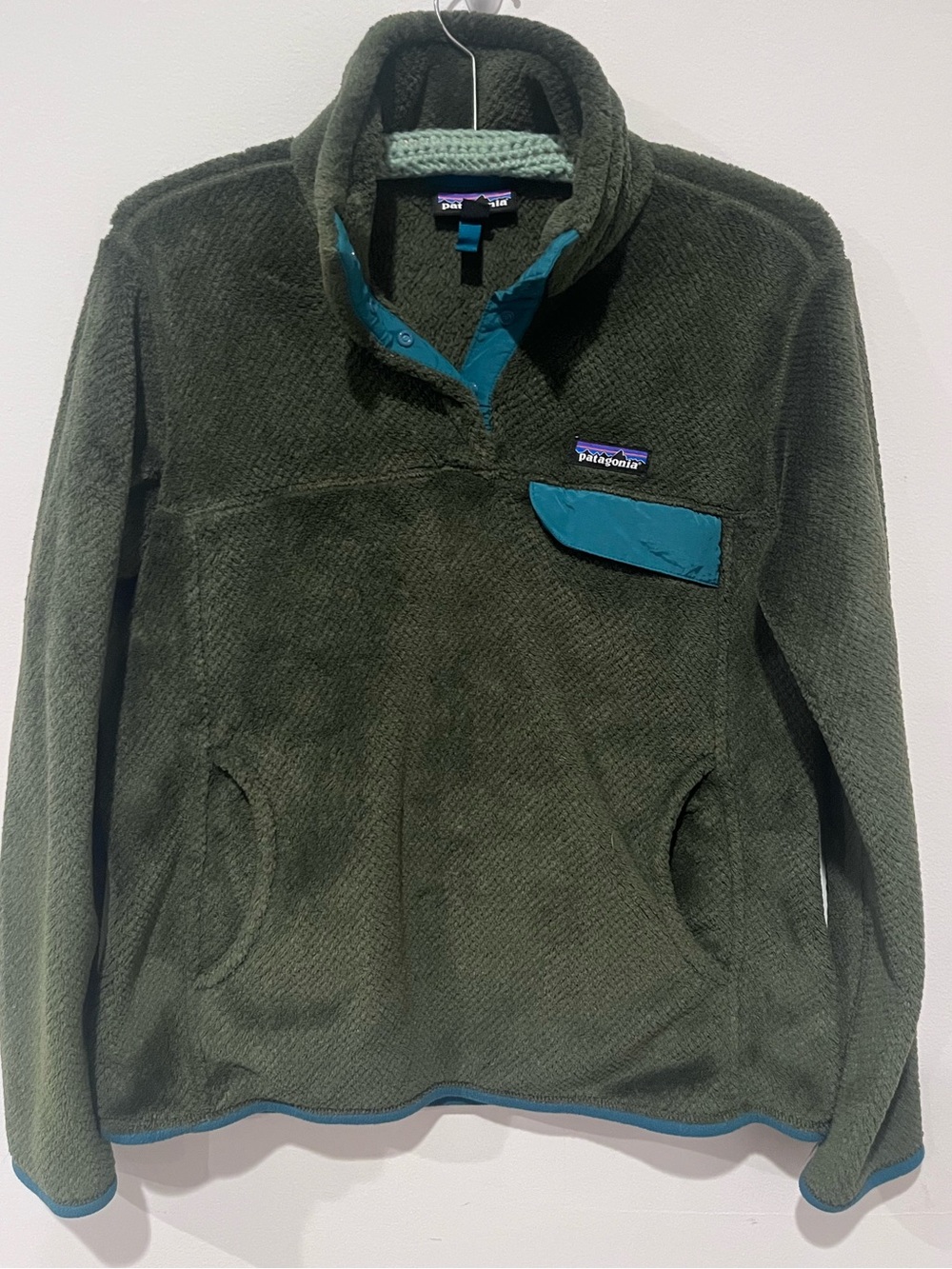 Patagonia Women’s Med Green Fleece Polartec Pullover with Teal Accents